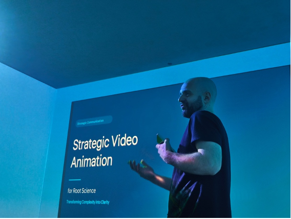 Experts at Terra Immersia presenting approaches to media information, design, and video production in the context of science communication.